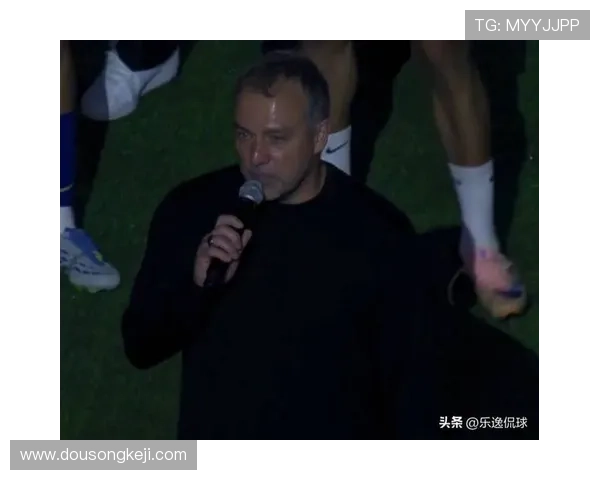 世体：巴萨西甲夺冠后向全队赠送名表 弗里克与一线队球员共享荣耀